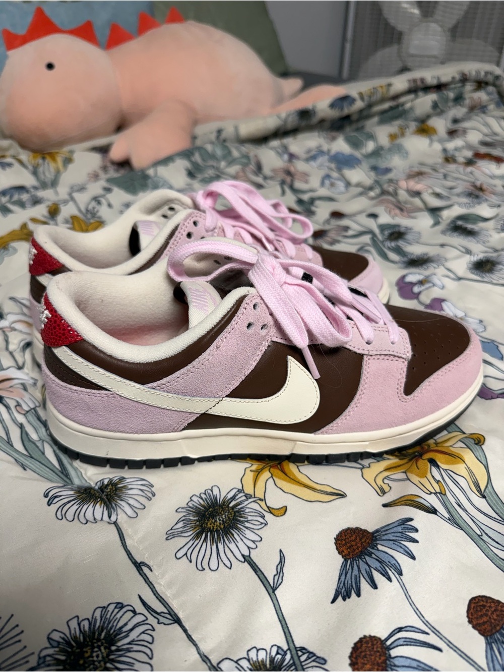Nike Low-Top Sneakers in Pink, Brown & White